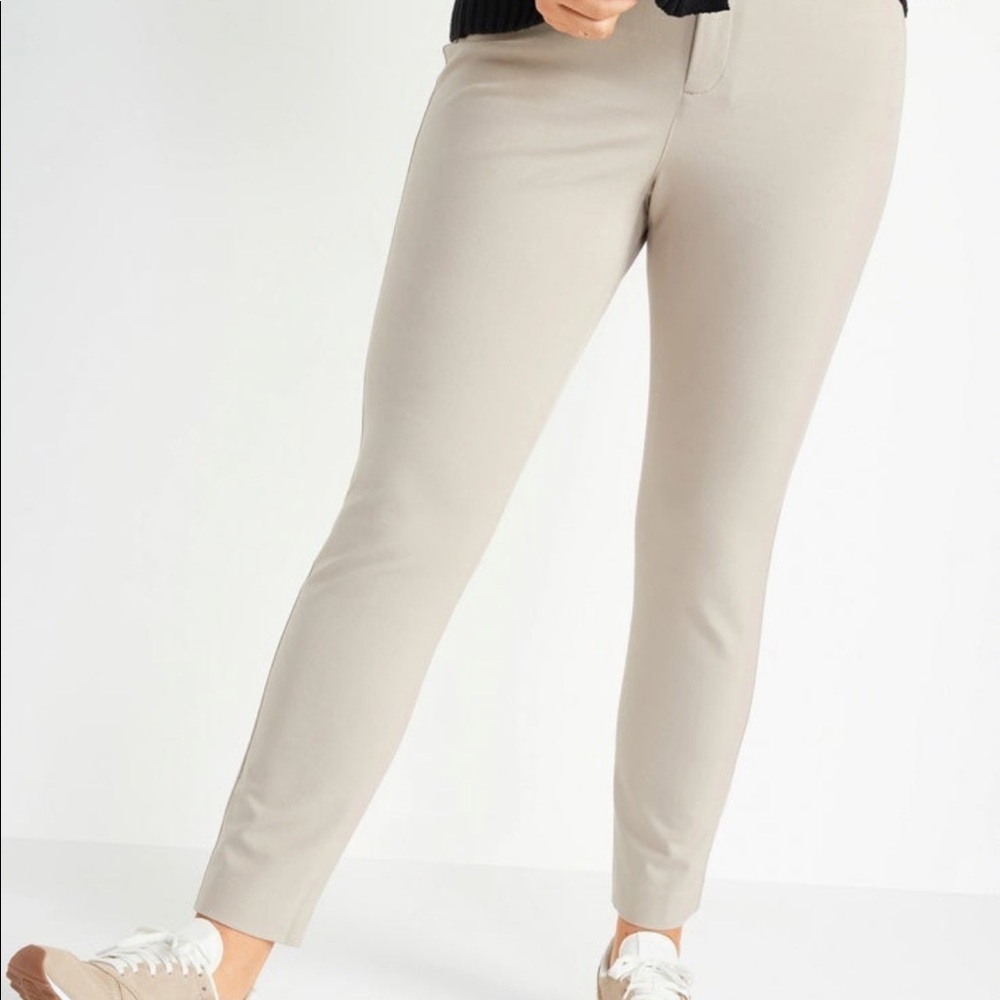 Old Navy khaki pixie pants